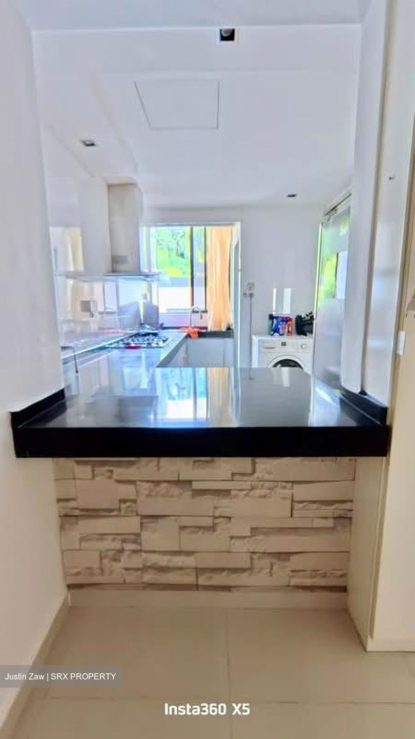 Parkview Apartments (D23), Apartment #569258631
